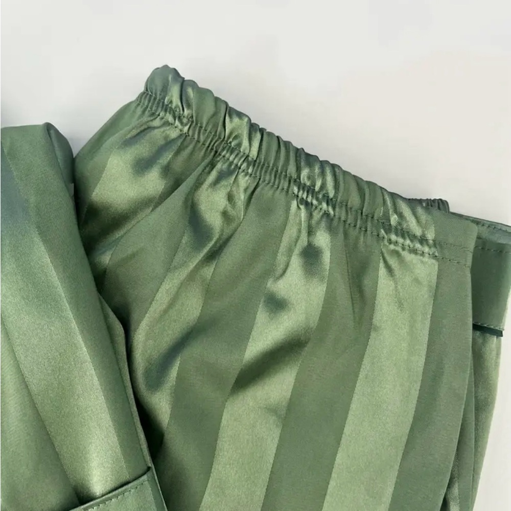 NWOT Womens Satin Feel Pajama Set Size Large Green Striped Contrast Elastic - Picture 11 of 14